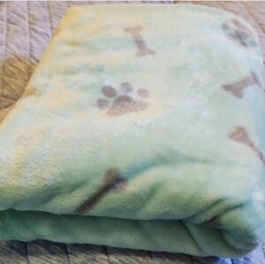 Tommy Hilfiger Light Mint Green Blue Gray Pawprints Throw Blanket